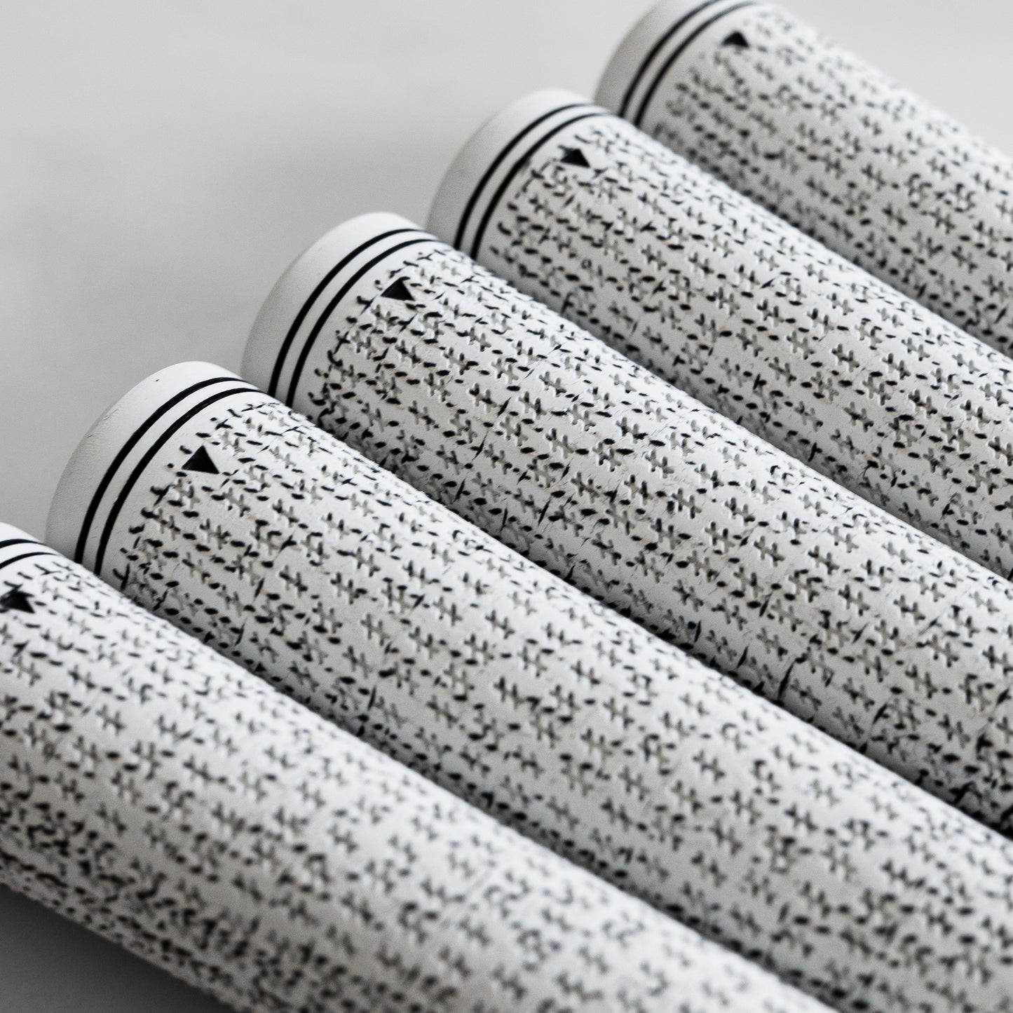 T01 Cord Grip | White | Panda Cord Collection